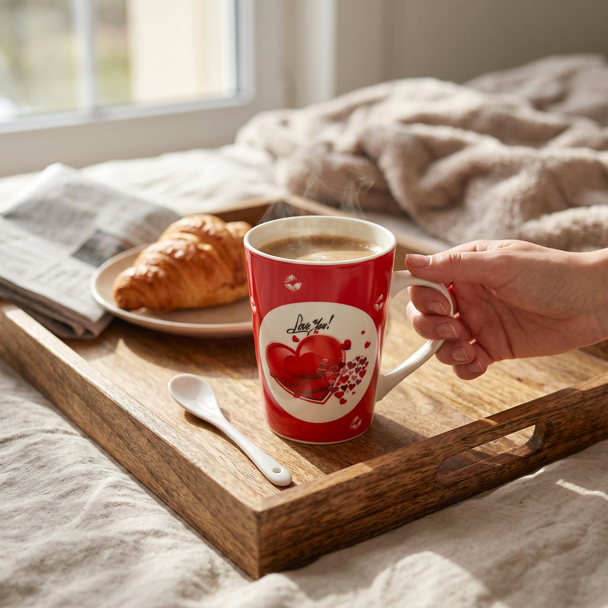 Taza De Cerámica + Cuchara Desayuno Café Love Regalo 300ml — Taza De Cerámica + Cuchara Desayuno Café Love Regalo 300ml — Rojo corazones chiquitos